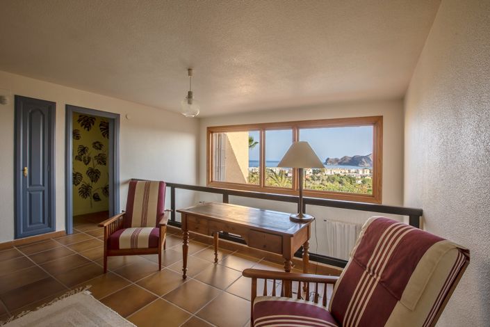 Image No.10-4 Bed Property for sale