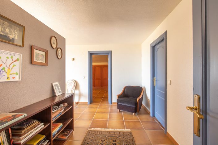 Image No.11-4 Bed Property for sale