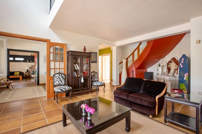 Image No.9-4 Bed Property for sale