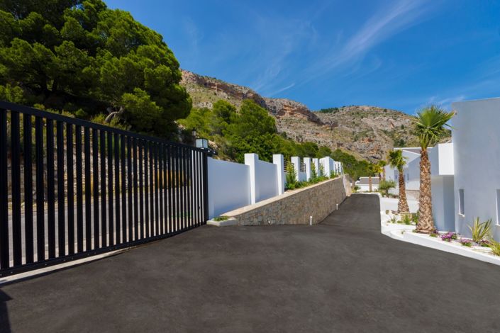 Image No.2-3 Bed Villa for sale