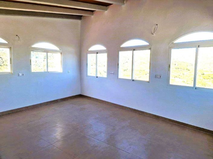 Image No.8-3 Bed Villa for sale