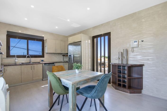 Image No.17-5 Bed Villa for sale