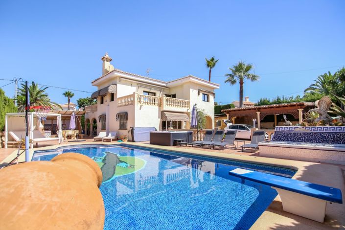 Image No.2-5 Bed Villa for sale