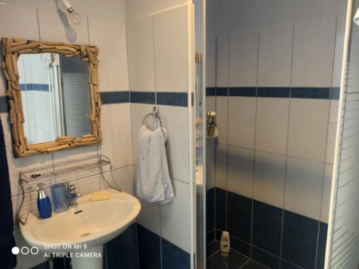 Image No.10-3 Bed House for sale