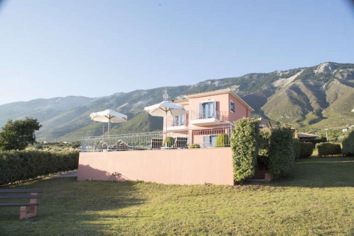 Image No.5-8 Bed Villa for sale