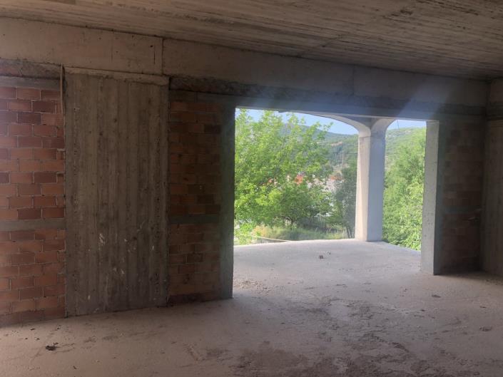 Image No.9-2 Bed Maisonette for sale