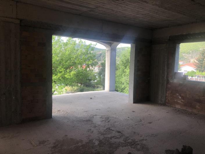 Image No.11-2 Bed Maisonette for sale