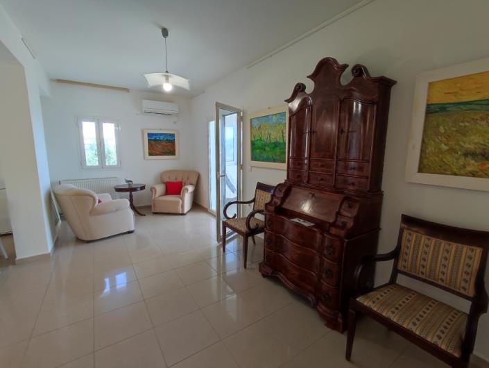 Image No.10-3 Bed House for sale