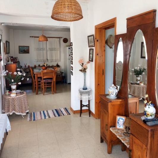 Image No.5-2 Bed House for sale