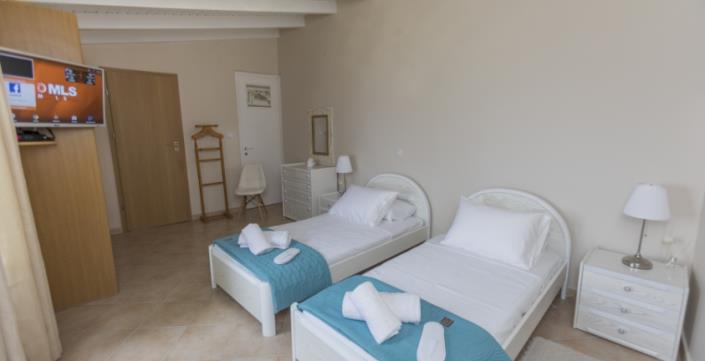 Image No.16-8 Bed House for sale