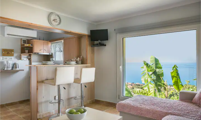 Image No.35-8 Bed House for sale