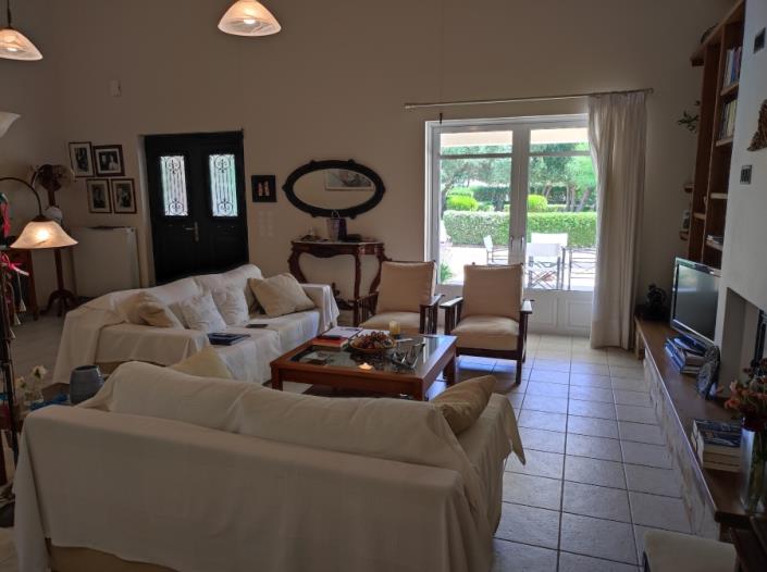 Image No.11-3 Bed House for sale