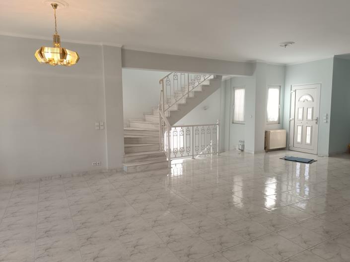 Image No.10-4 Bed House for sale