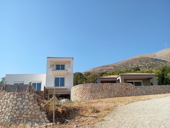 Image No.2-4 Bed Villa for sale