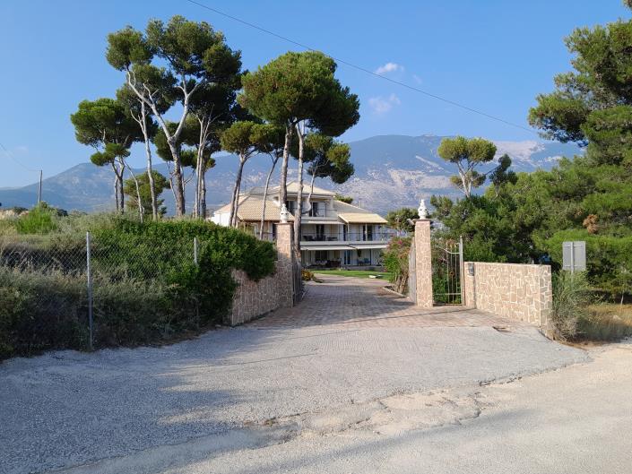Image No.1-10 Bed Villa for sale