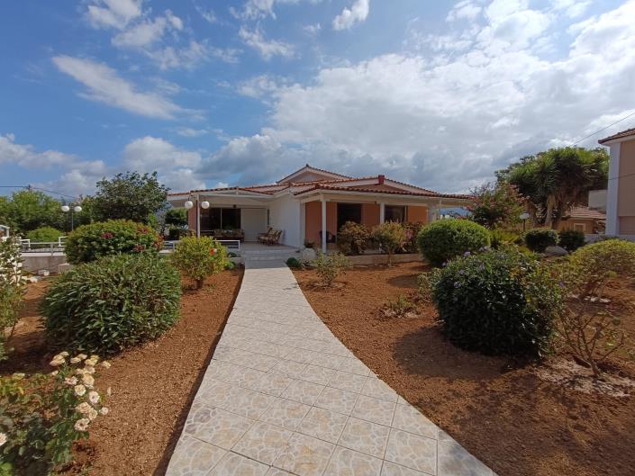 Image No.8-3 Bed House for sale