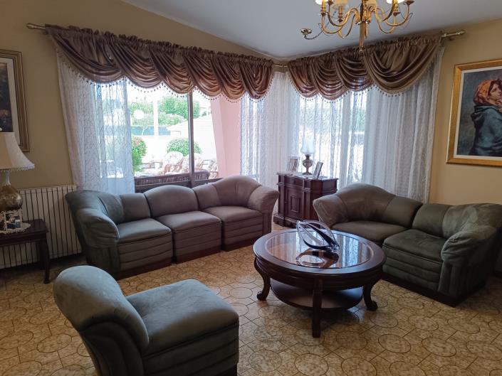 Image No.10-3 Bed House for sale