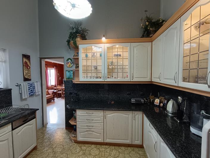 Image No.30-3 Bed House for sale