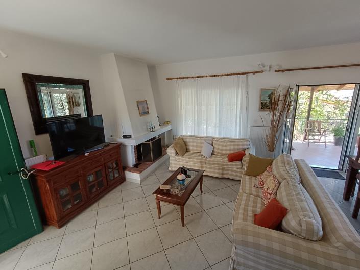 Image No.8-3 Bed House for sale