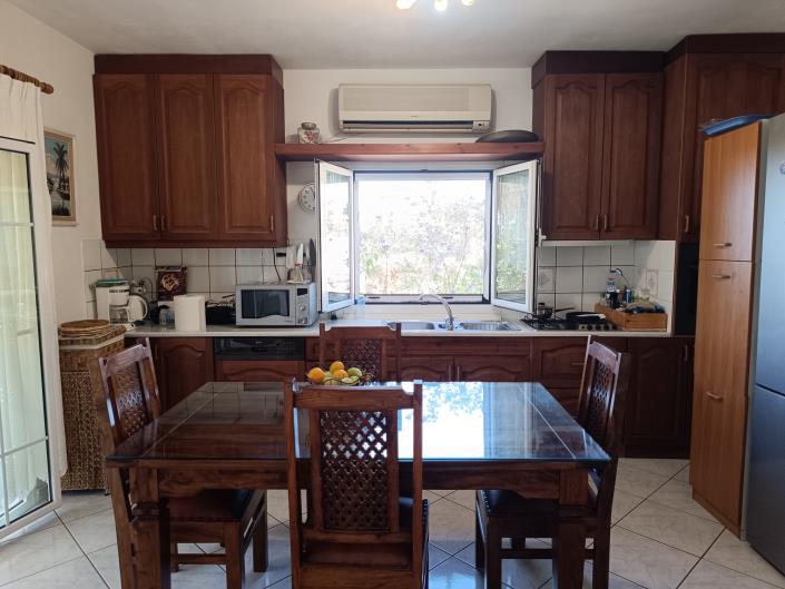 Image No.10-3 Bed House for sale