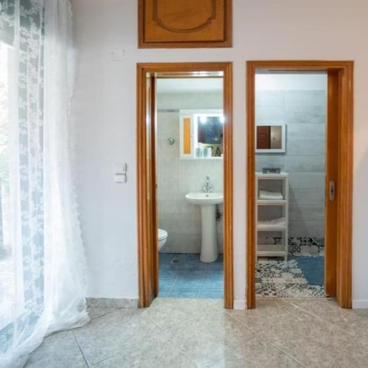 Image No.4-3 Bed House for sale