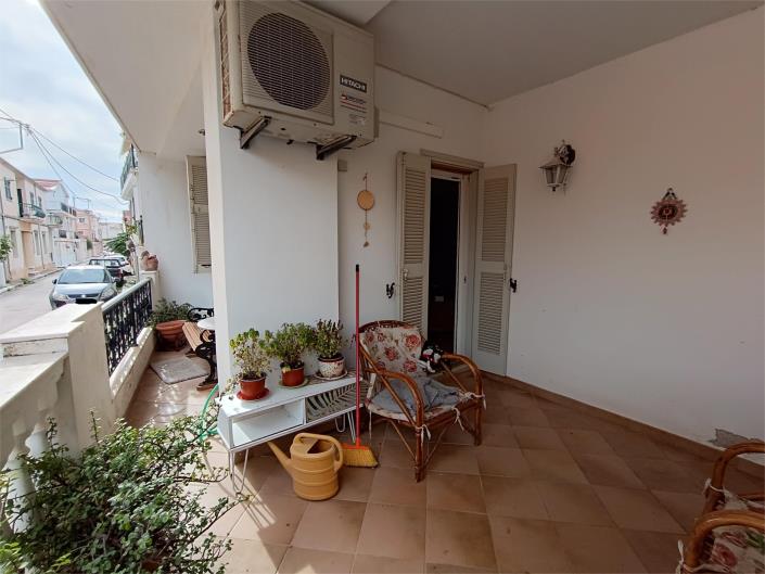 Image No.4-2 Bed Maisonette for sale