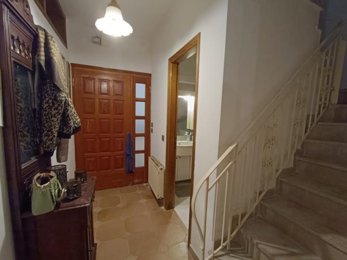 Image No.16-2 Bed Maisonette for sale