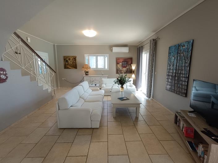 Image No.10-2 Bed Villa for sale