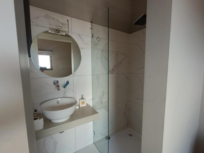 Image No.12-2 Bed Villa for sale