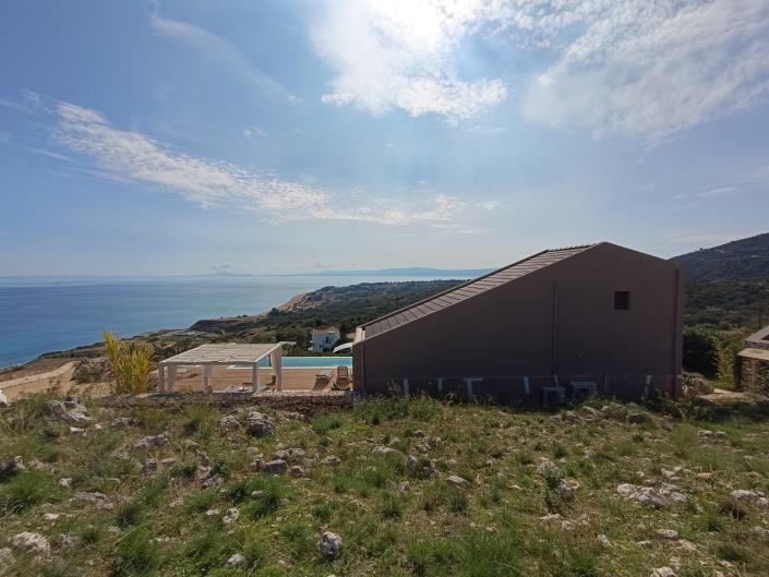 Image No.8-2 Bed Villa for sale