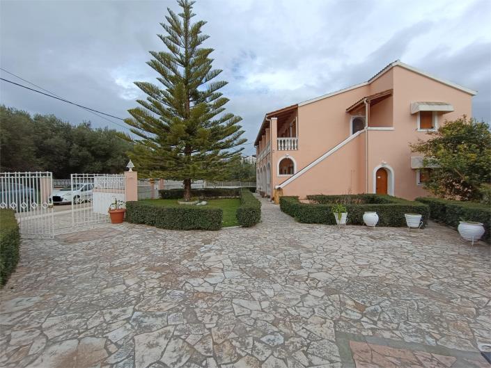 Image No.13-4 Bed House for sale