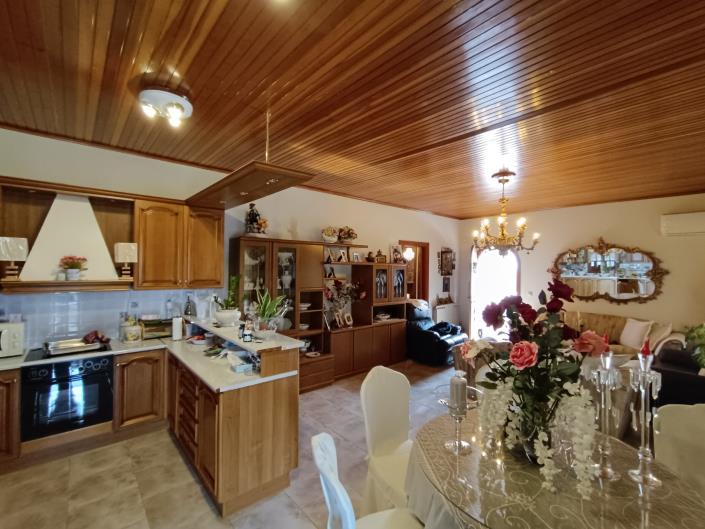 Image No.15-4 Bed House for sale