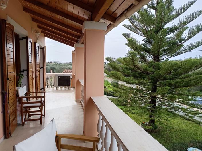 Image No.18-4 Bed House for sale