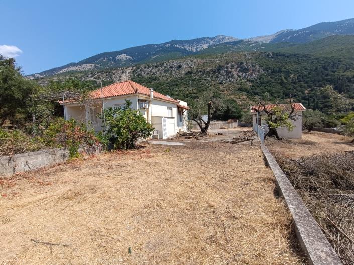 Image No.10-2 Bed House for sale