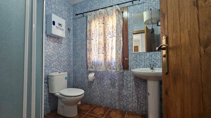 Image No.17-3 Bed Country House for sale