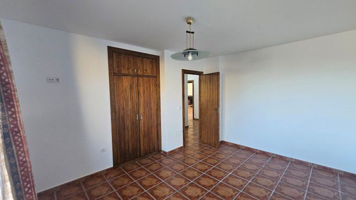 Image No.20-3 Bed Country House for sale