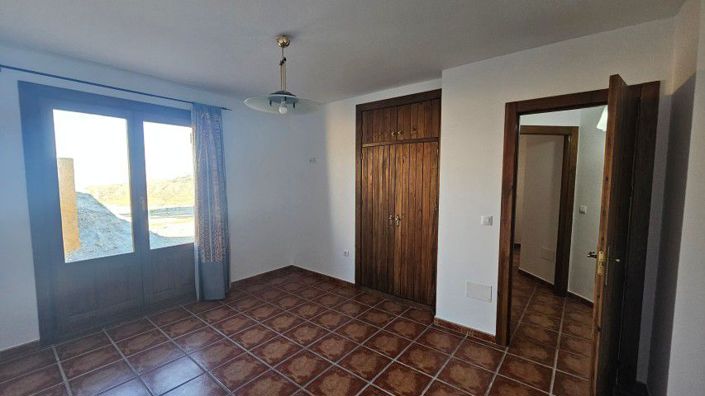 Image No.21-3 Bed Country House for sale