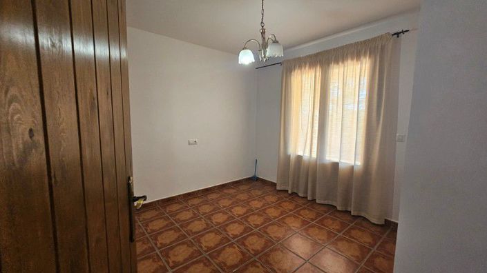 Image No.23-3 Bed Country House for sale