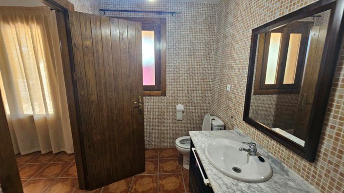 Image No.27-3 Bed Country House for sale