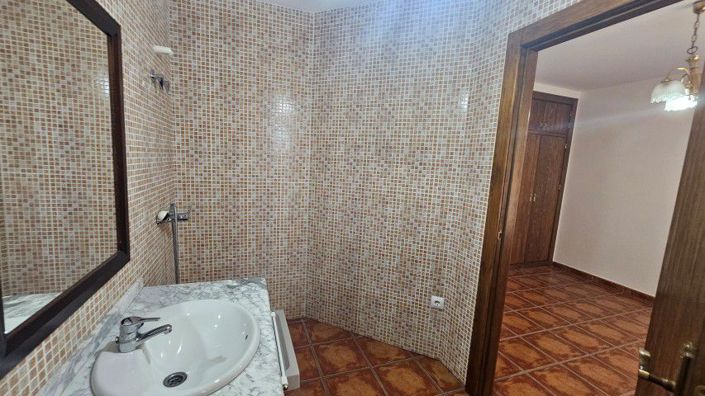 Image No.28-3 Bed Country House for sale
