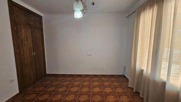 Image No.29-3 Bed Country House for sale