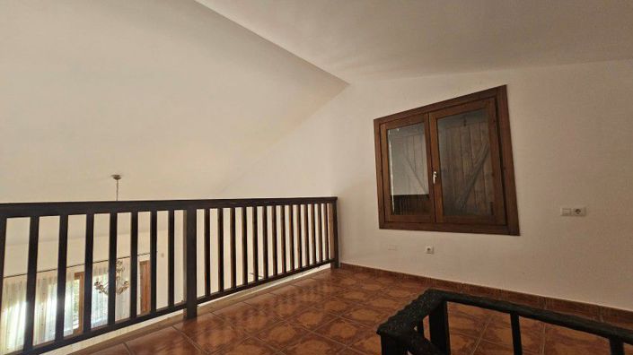 Image No.37-3 Bed Country House for sale