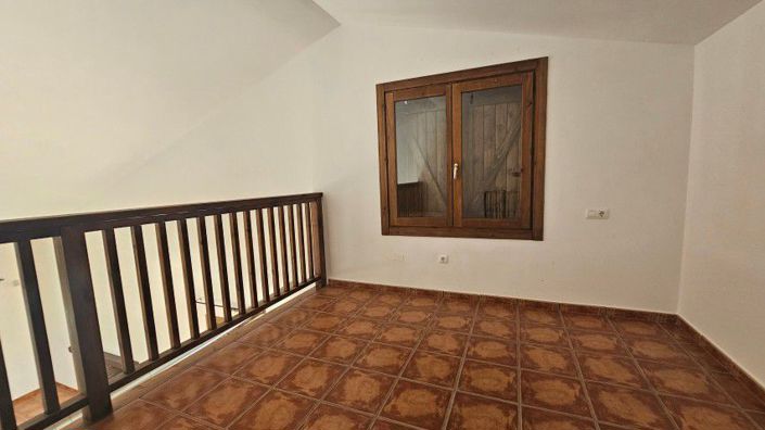 Image No.38-3 Bed Country House for sale