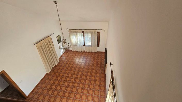 Image No.40-3 Bed Country House for sale