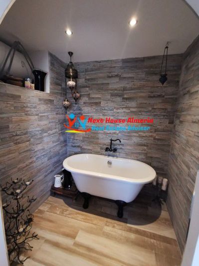 Image No.45-2 Bed Apartment for sale