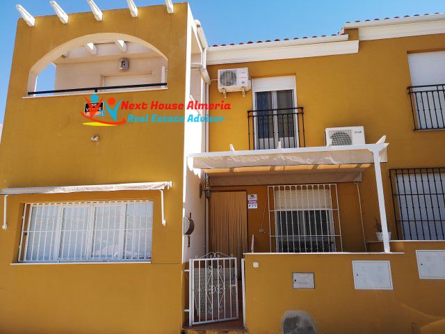 Image No.1-Maison de ville de 3 chambres à vendre à Almeria