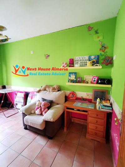 Image No.18-6 Bed Country House for sale