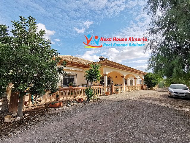 Image No.3-6 Bed Country House for sale