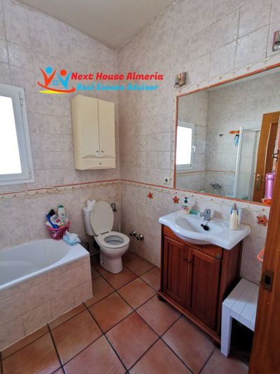 Image No.22-6 Bed Country House for sale