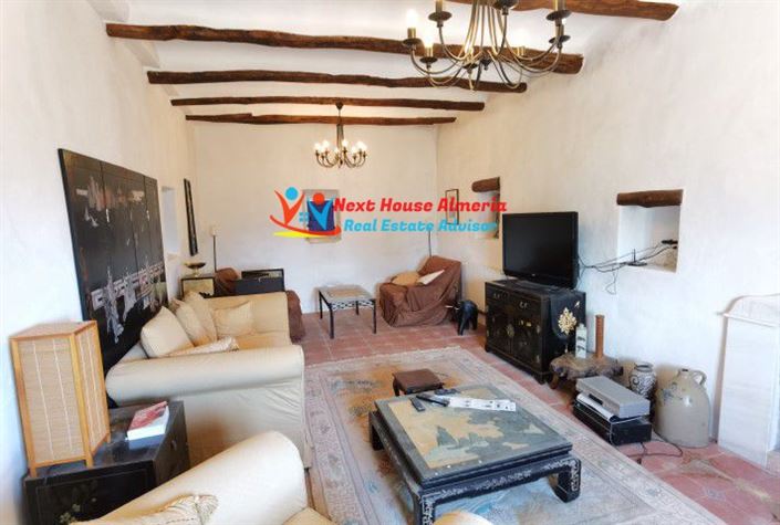 Image No.18-6 Bed Country House for sale